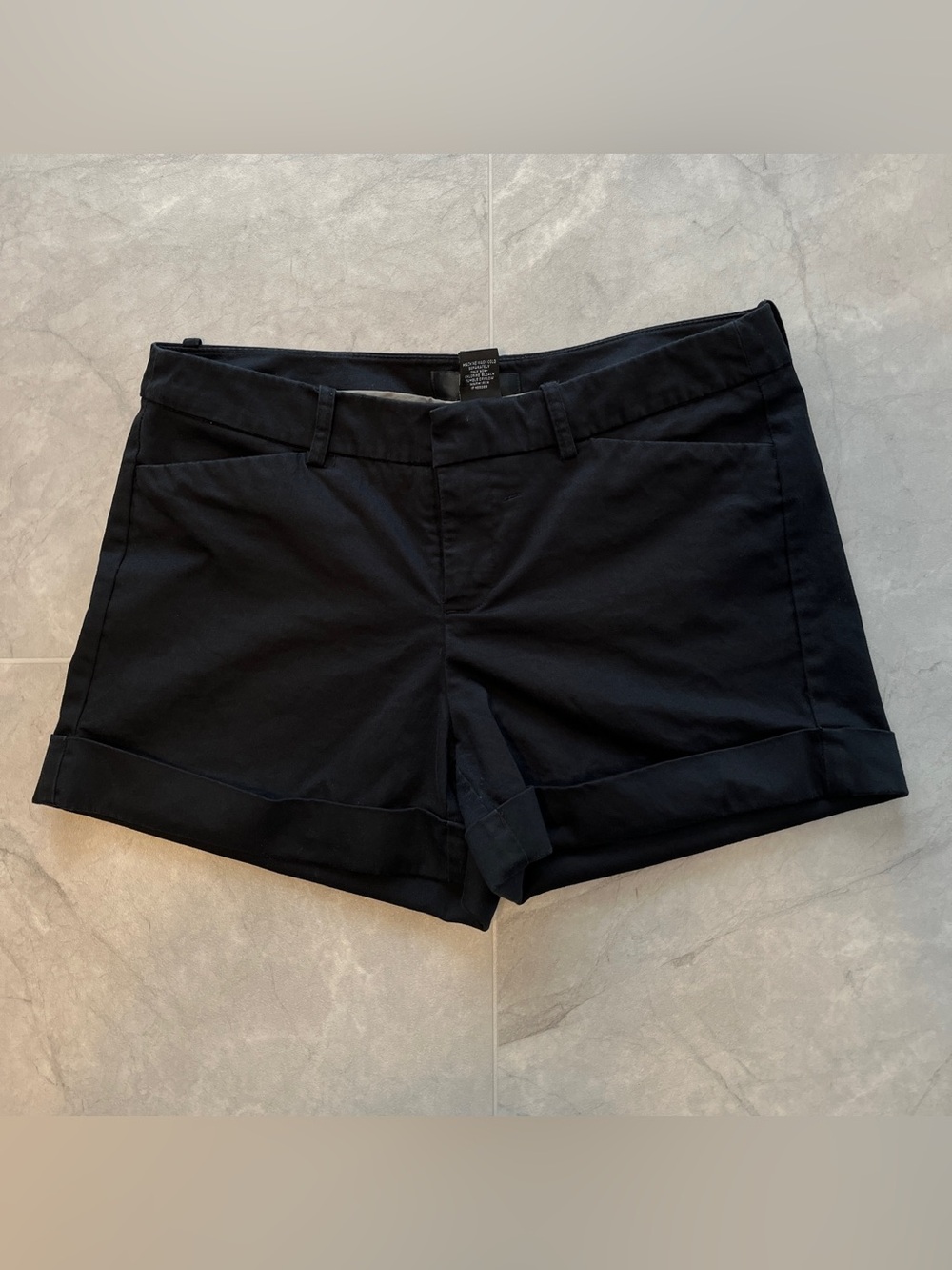 Mossimo Black Cuffed Women's Bermuda shorts size 6 with zip
